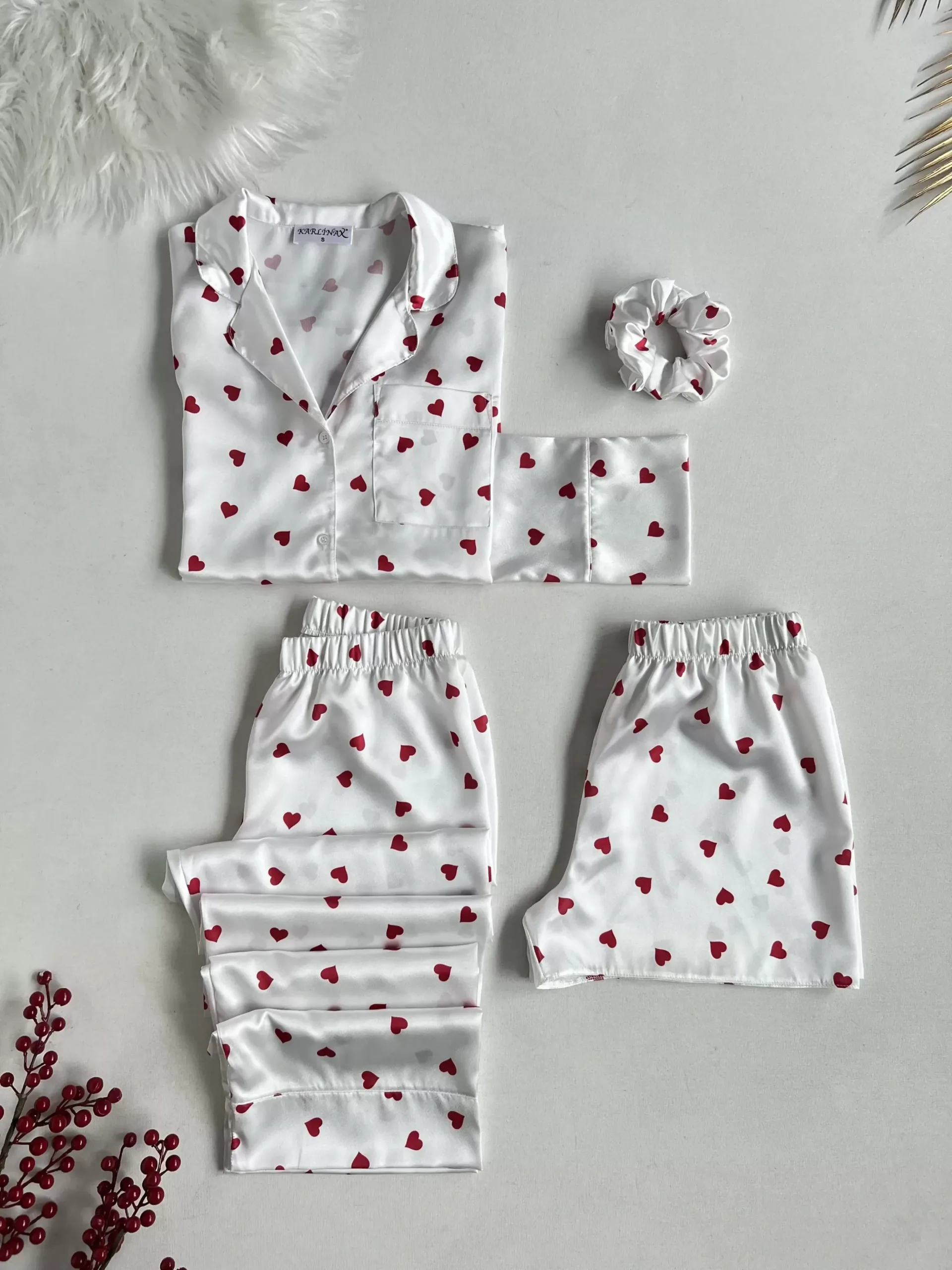 imgi_6_beyaz-kirmizi-kalpli-saten-pijama-seti-74619641